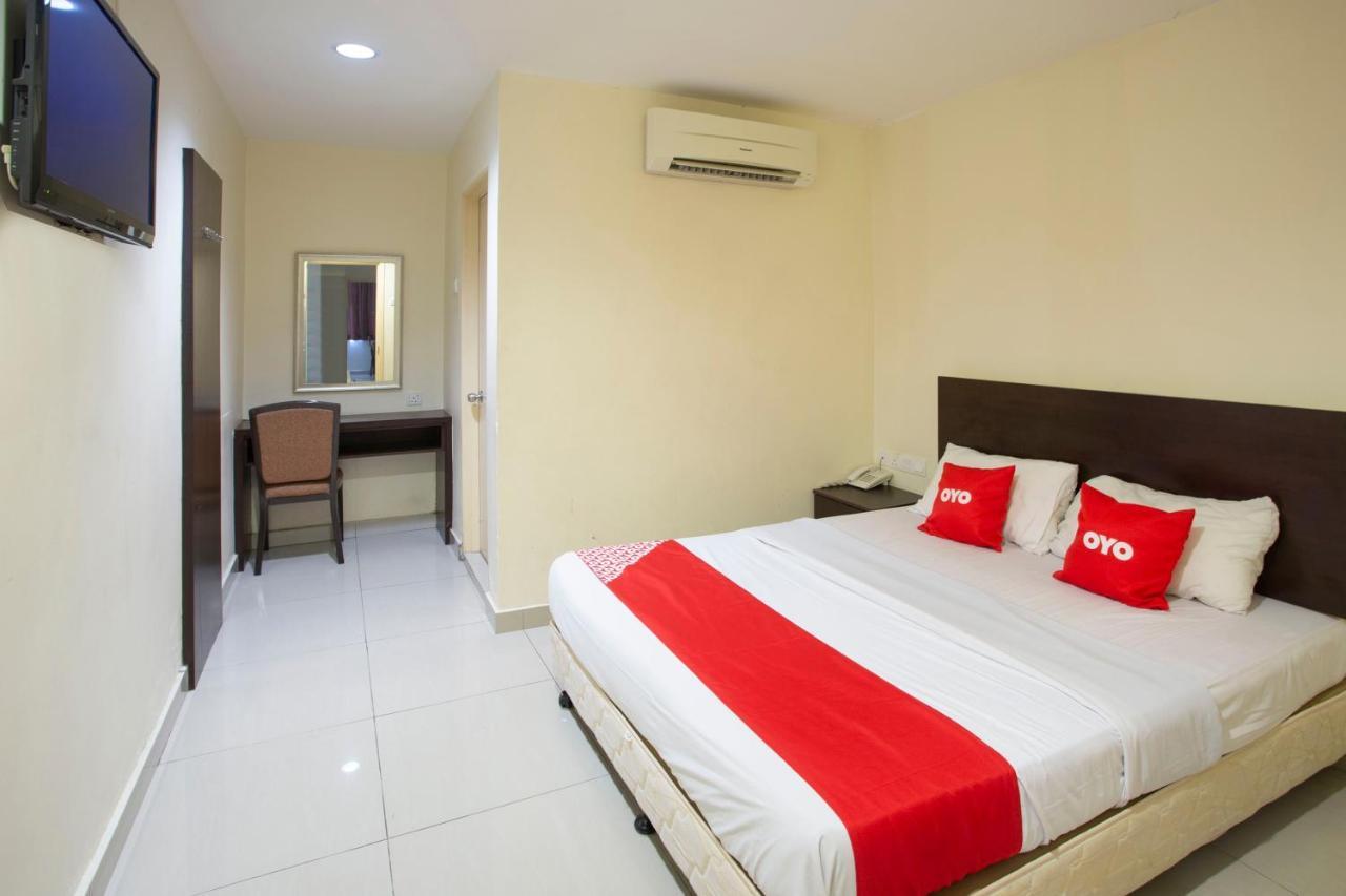 Oyo 89966 Green World Hotel @ Seri Putra Kajang Luaran gambar
