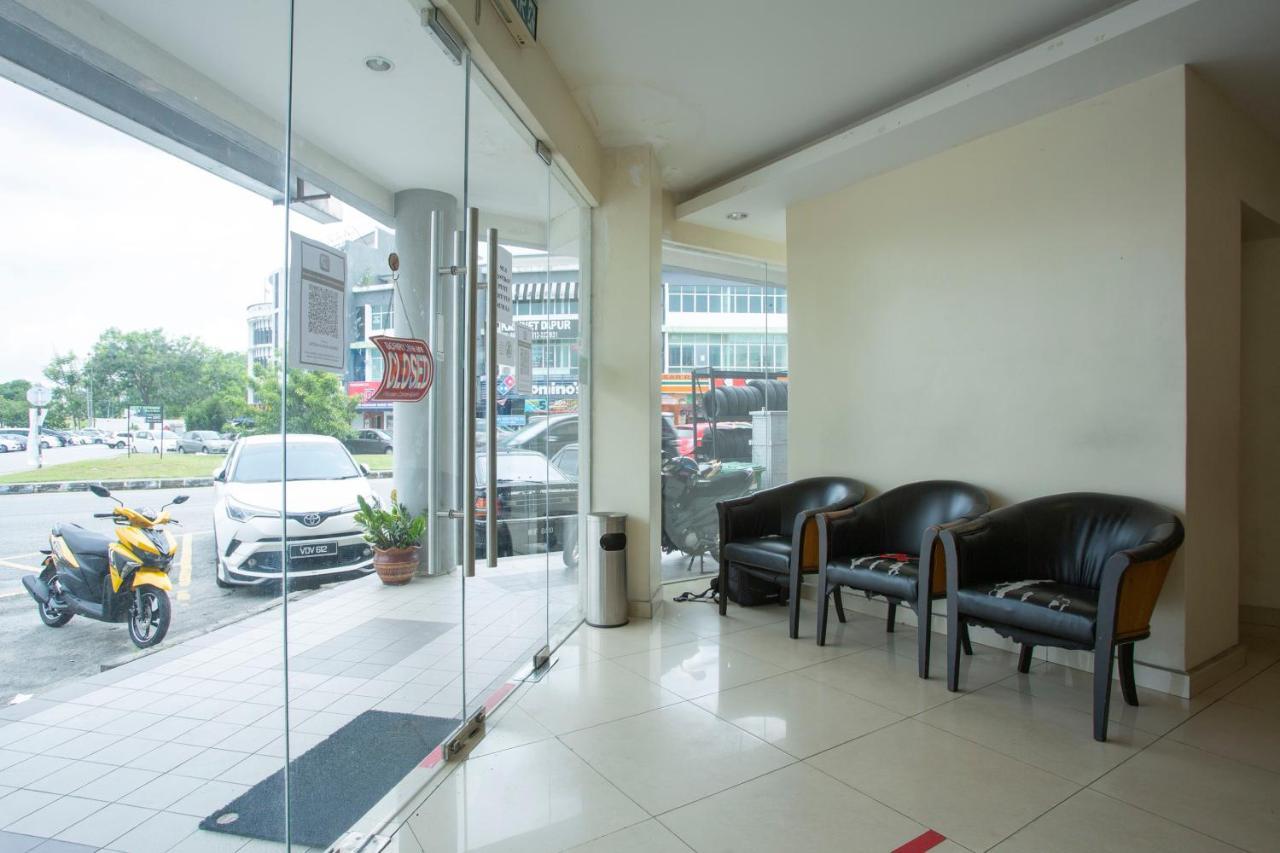 Oyo 89966 Green World Hotel @ Seri Putra Kajang Luaran gambar