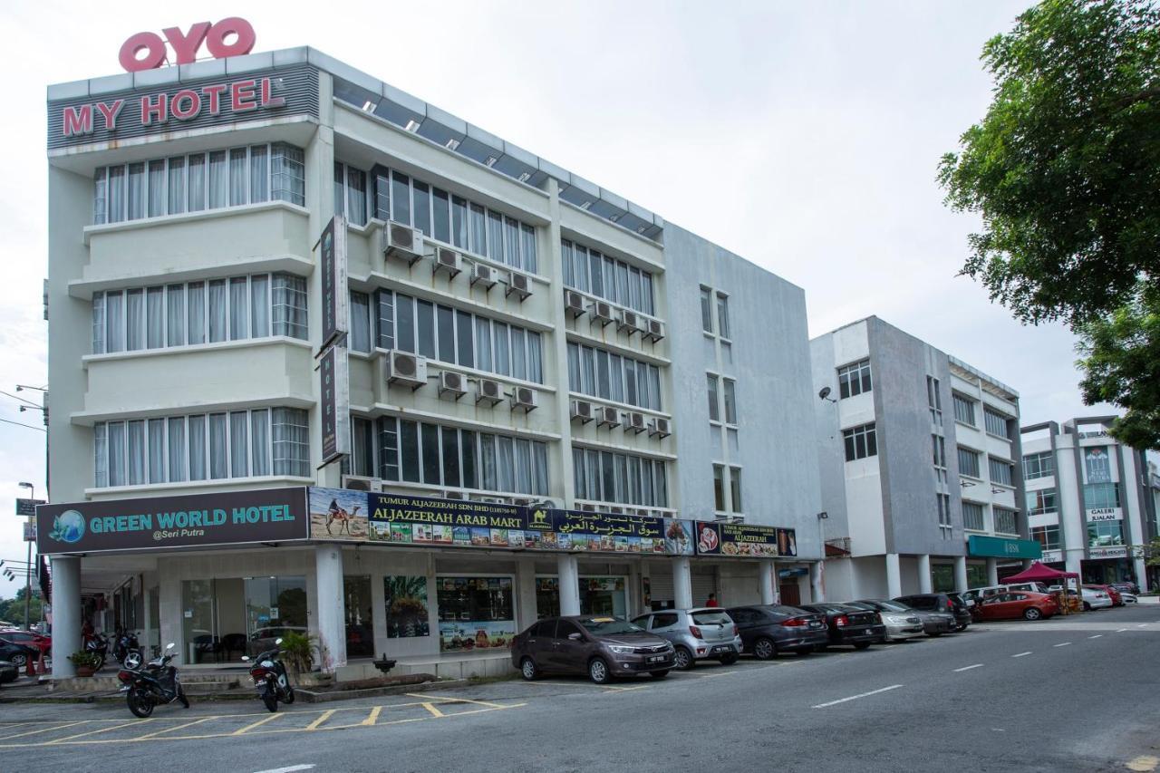 Oyo 89966 Green World Hotel @ Seri Putra Kajang Luaran gambar