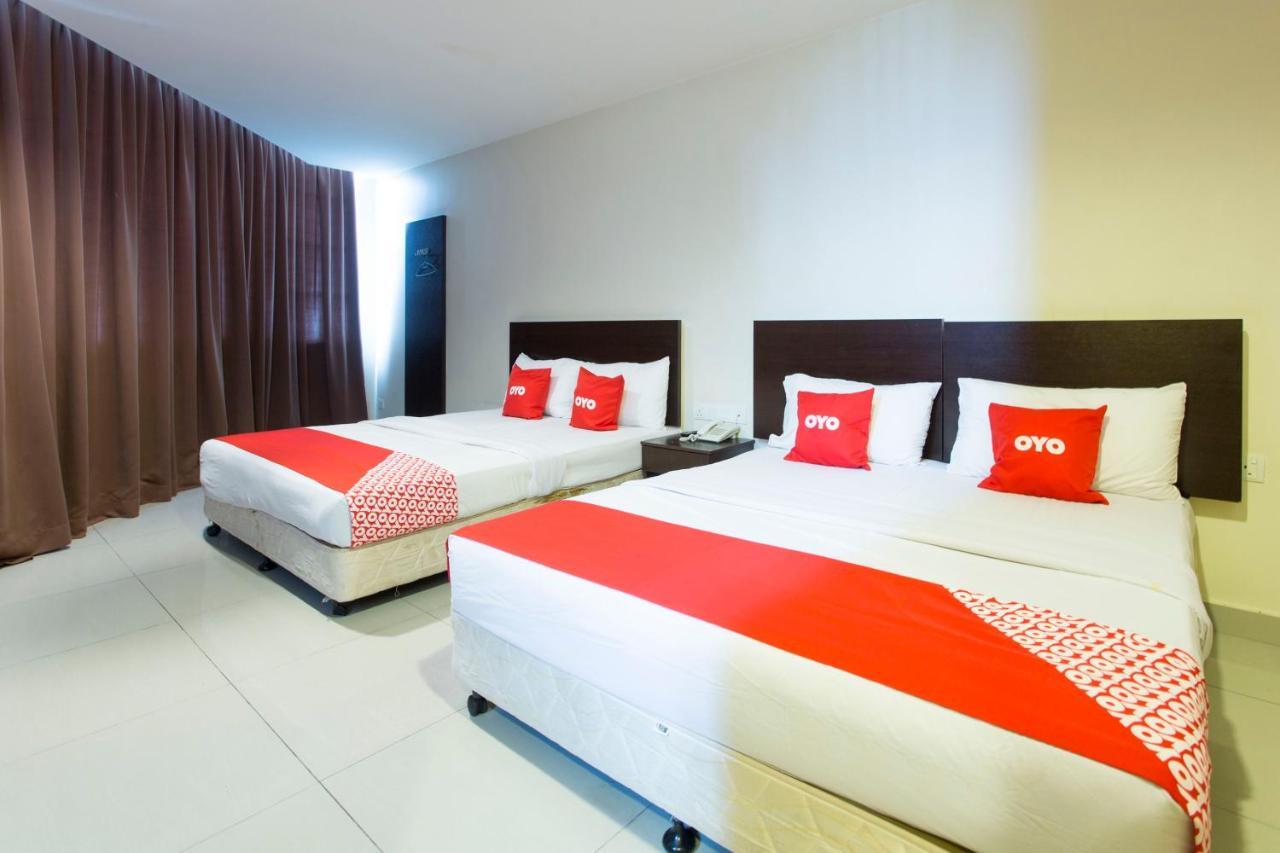 Oyo 89966 Green World Hotel @ Seri Putra Kajang Luaran gambar
