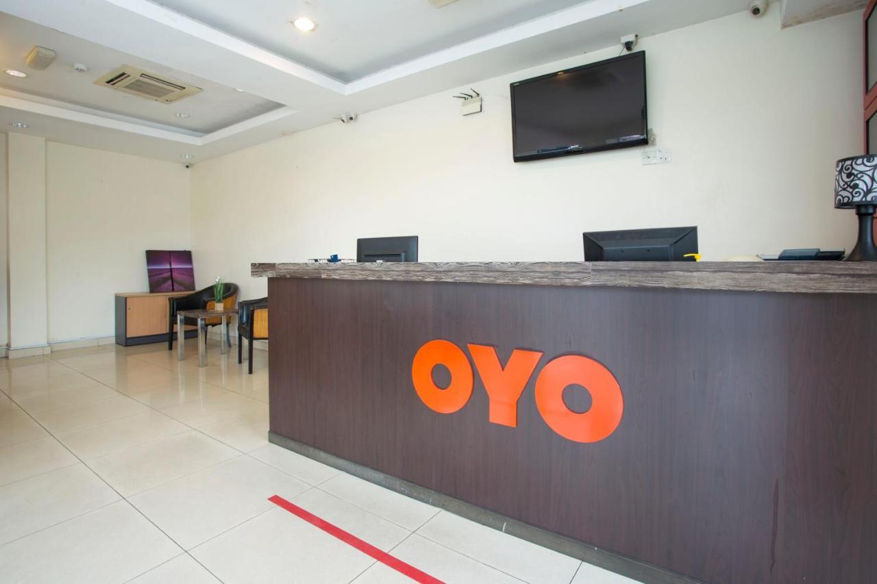 Oyo 89966 Green World Hotel @ Seri Putra Kajang Luaran gambar