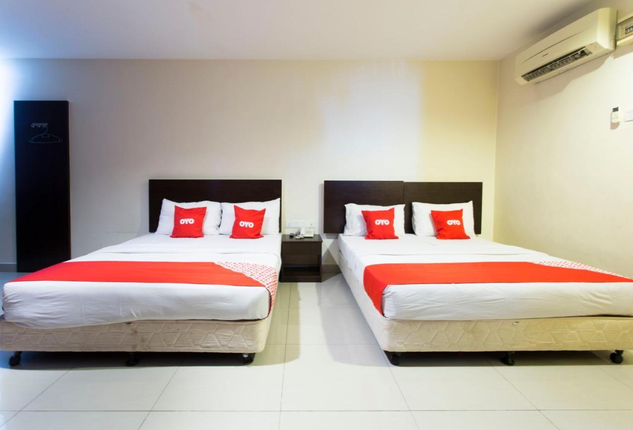 Oyo 89966 Green World Hotel @ Seri Putra Kajang Luaran gambar