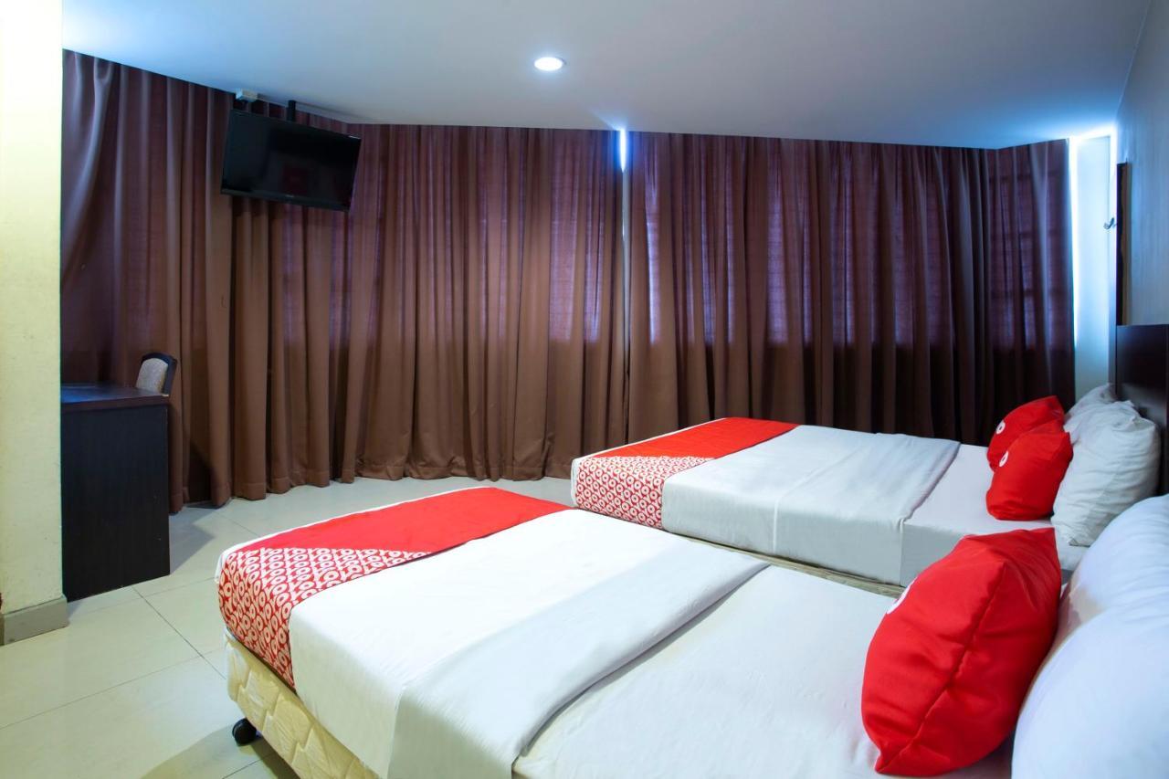 Oyo 89966 Green World Hotel @ Seri Putra Kajang Luaran gambar