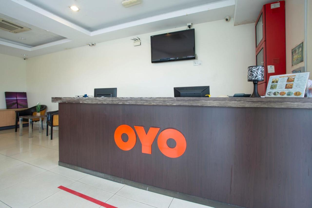 Oyo 89966 Green World Hotel @ Seri Putra Kajang Luaran gambar