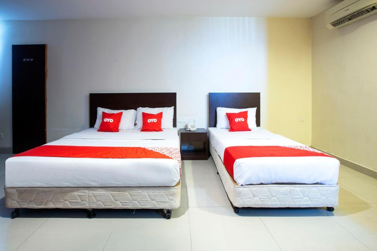 Oyo 89966 Green World Hotel @ Seri Putra Kajang Luaran gambar