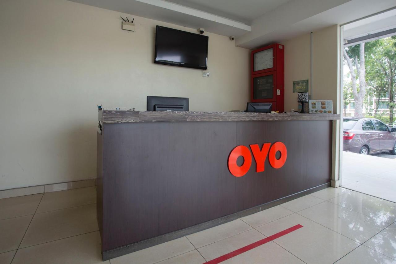 Oyo 89966 Green World Hotel @ Seri Putra Kajang Luaran gambar