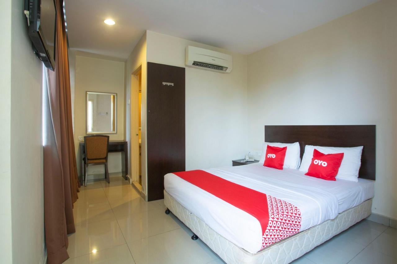 Oyo 89966 Green World Hotel @ Seri Putra Kajang Luaran gambar