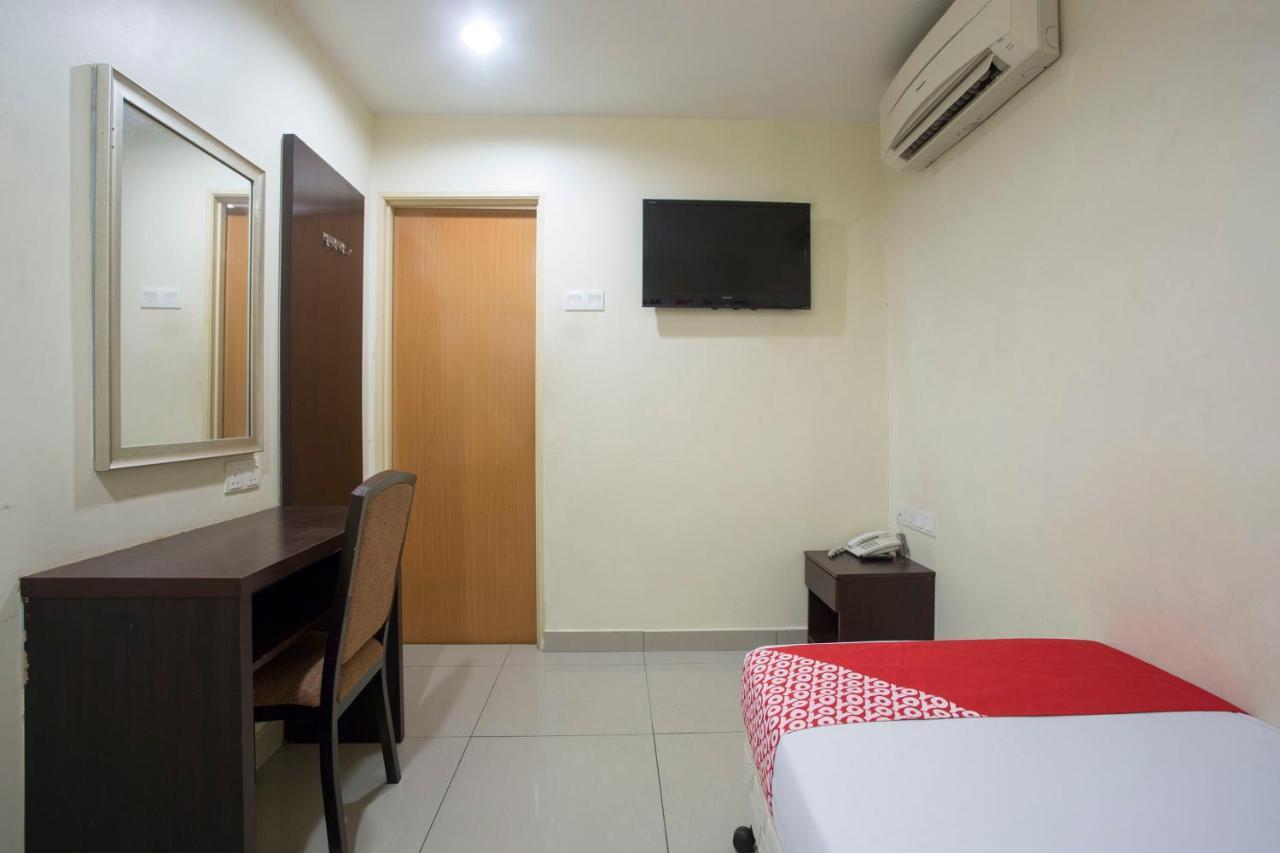Oyo 89966 Green World Hotel @ Seri Putra Kajang Luaran gambar